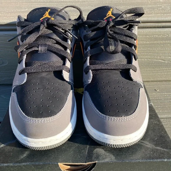 Jordan 1s - Picture 12 of 12